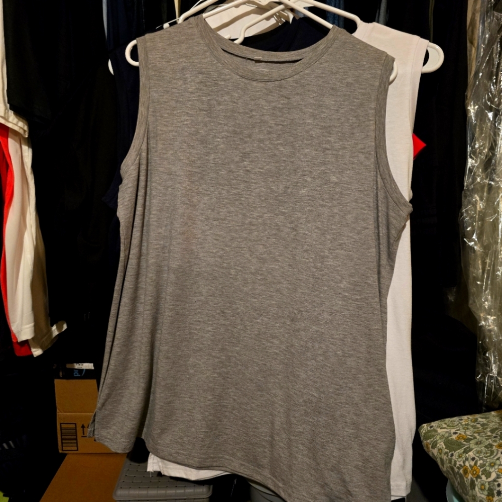 4 Pack Women's XL Tank Tops